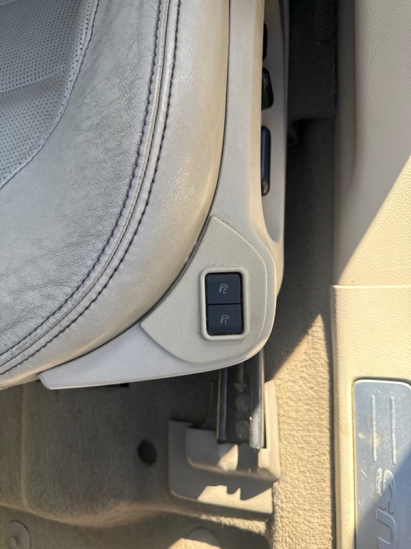 2010 Ford Taurus Image 12