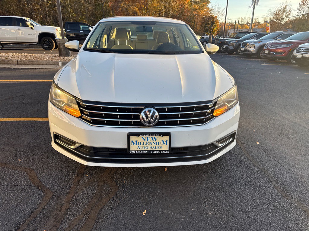2018 Volkswagen Passat Image 3
