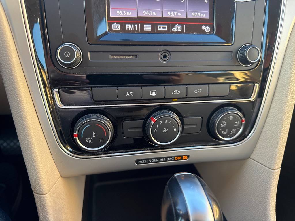 2018 Volkswagen Passat Image 10