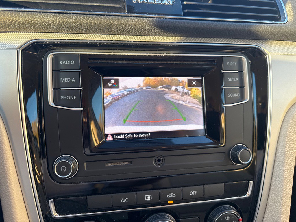 2018 Volkswagen Passat Image 11