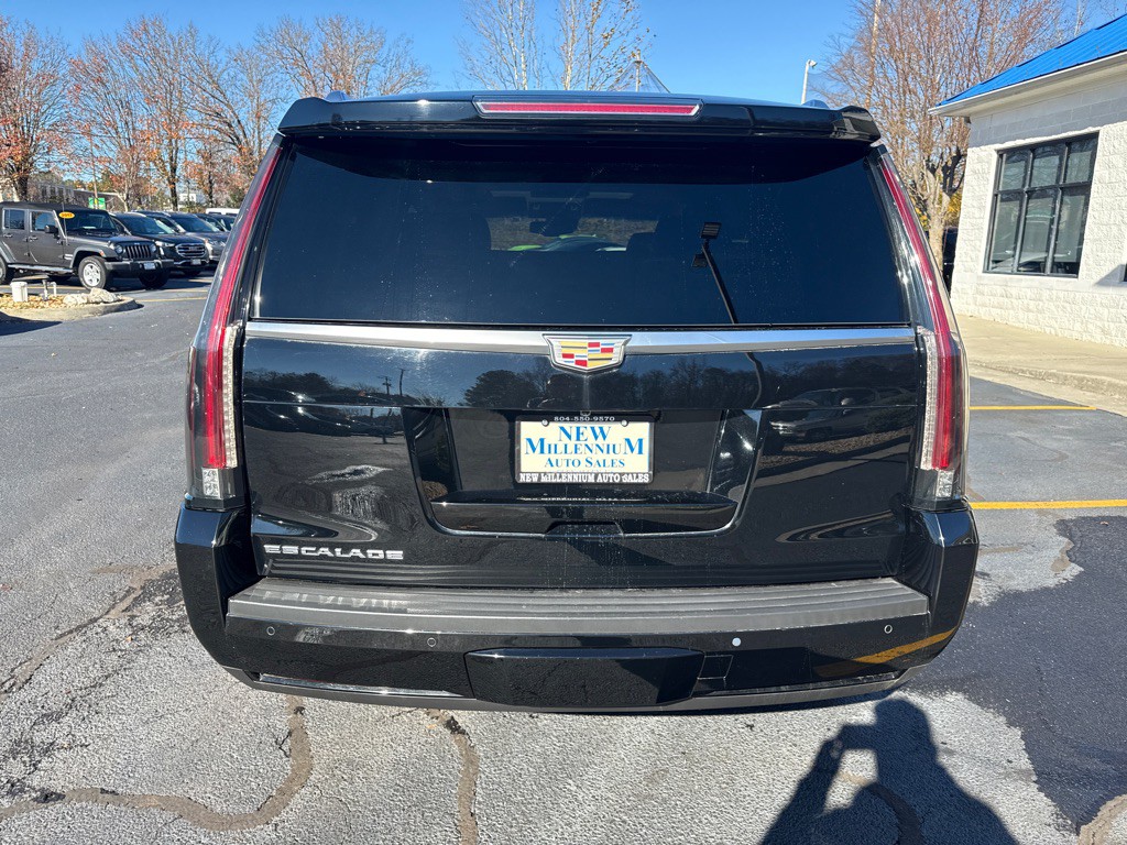 2016 Cadillac Escalade Image 5