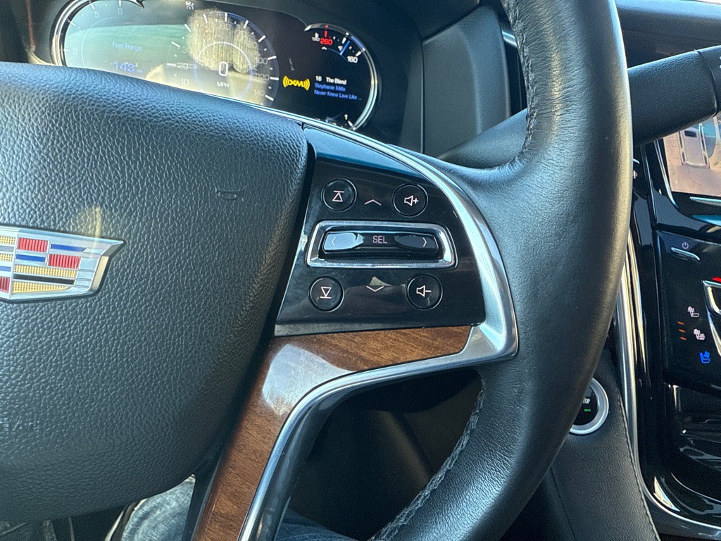 2016 Cadillac Escalade Image 17
