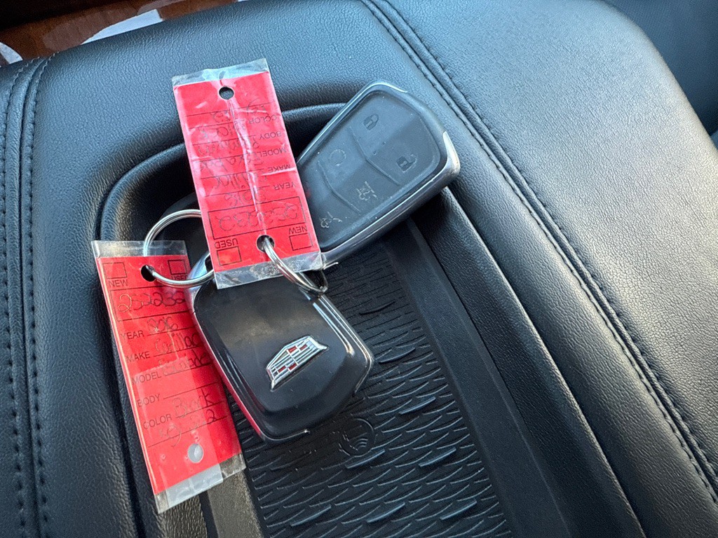 2016 Cadillac Escalade Image 22