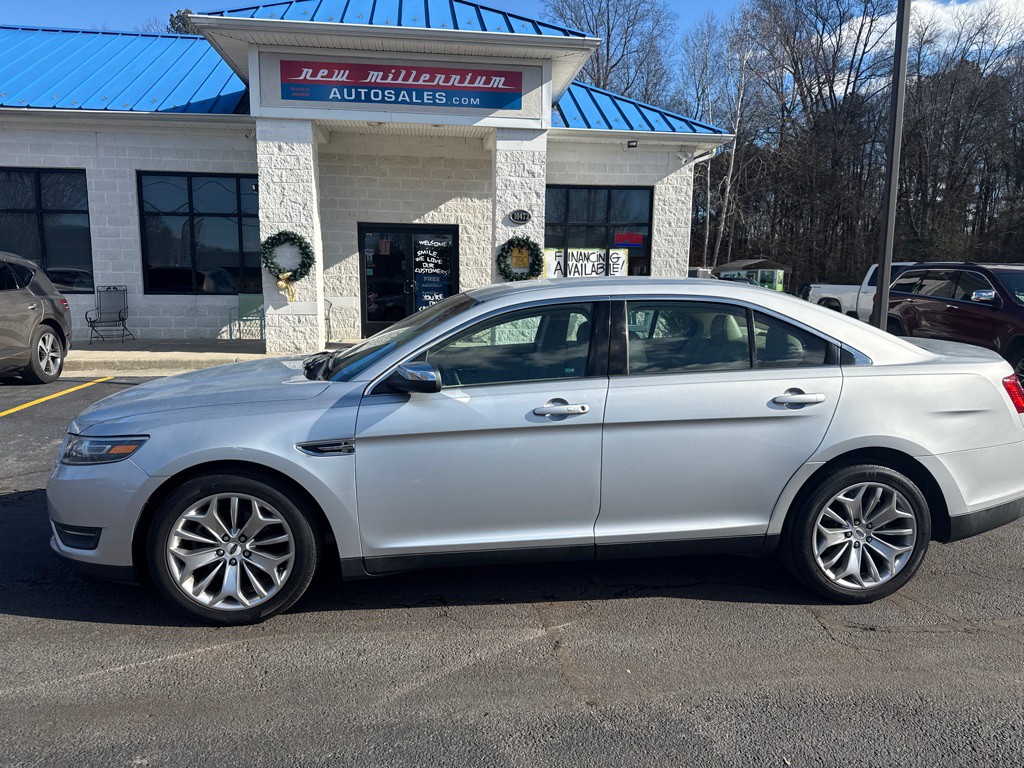 2015 Ford Taurus Image 2