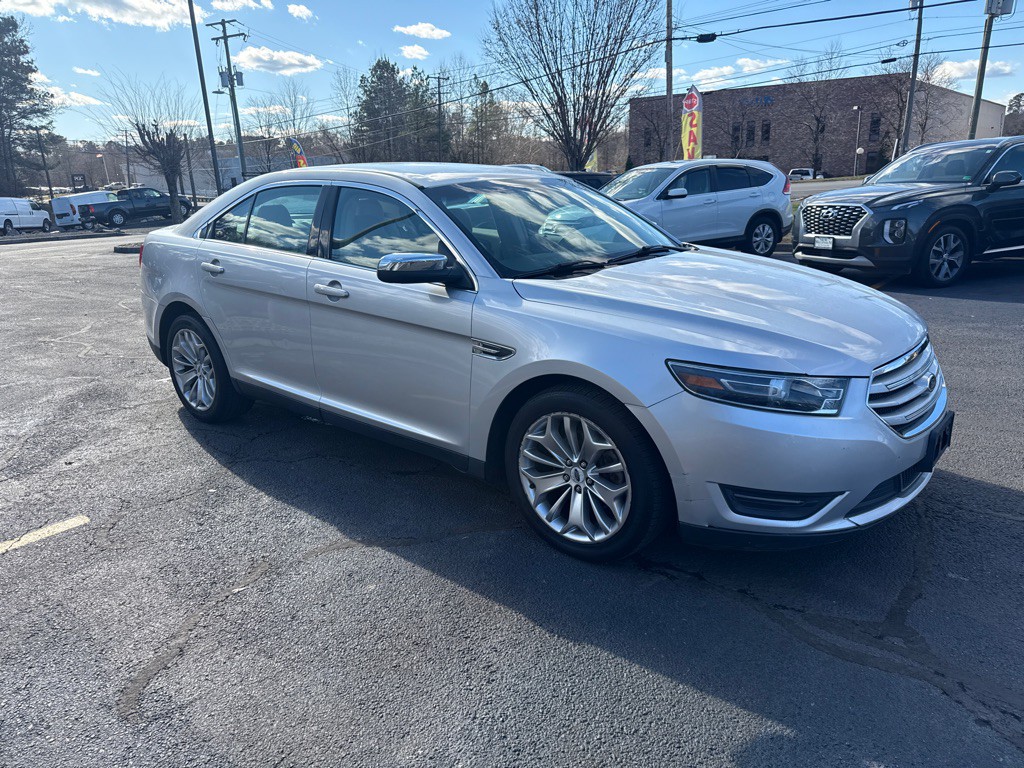 2015 Ford Taurus Image 4