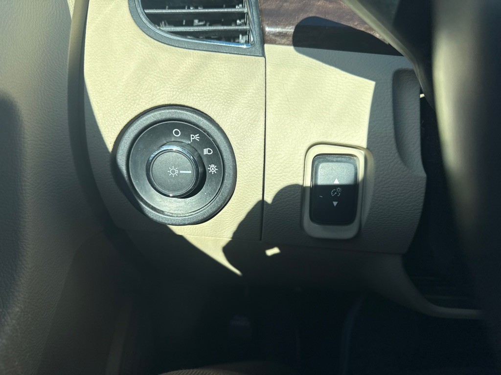 2015 Ford Taurus Image 16