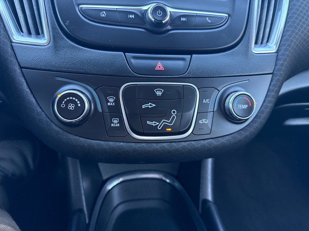 2018 Chevrolet Malibu Image 11
