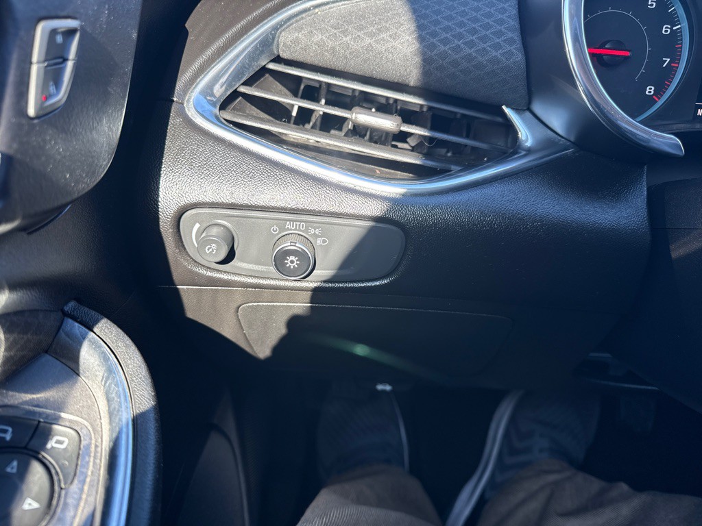 2018 Chevrolet Malibu Image 14