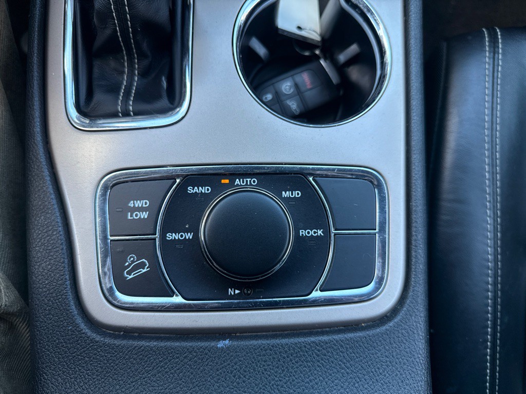 2016 Jeep Grand Cherokee Image 16