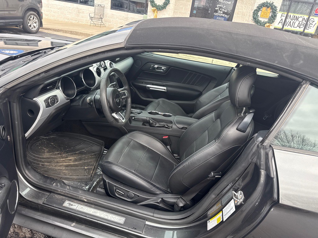 2017 Ford Mustang Image 6