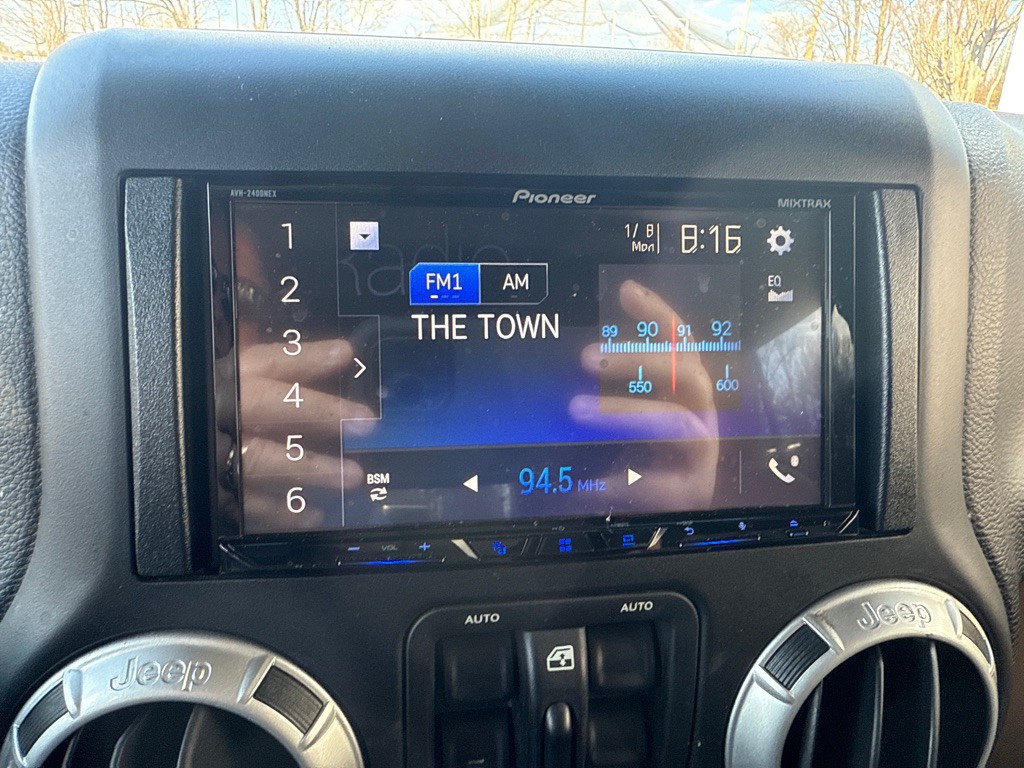 2015 Jeep Wrangler Unlimited Image 8