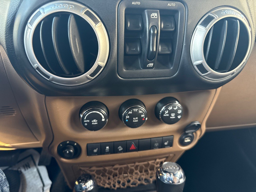 2015 Jeep Wrangler Unlimited Image 9