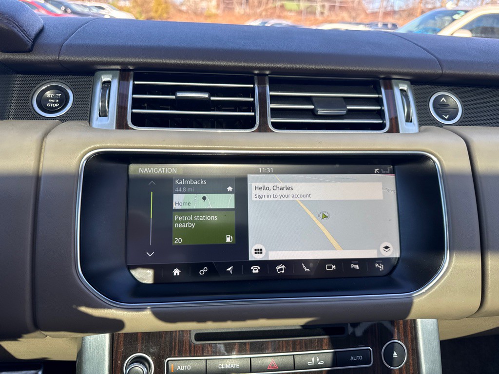 2017 Land Rover Range Rover Image 12