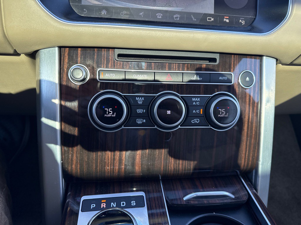 2017 Land Rover Range Rover Image 15