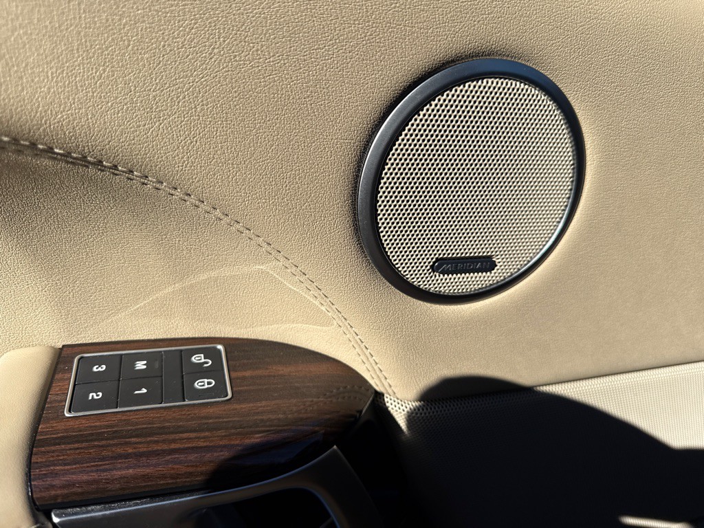 2017 Land Rover Range Rover Image 20