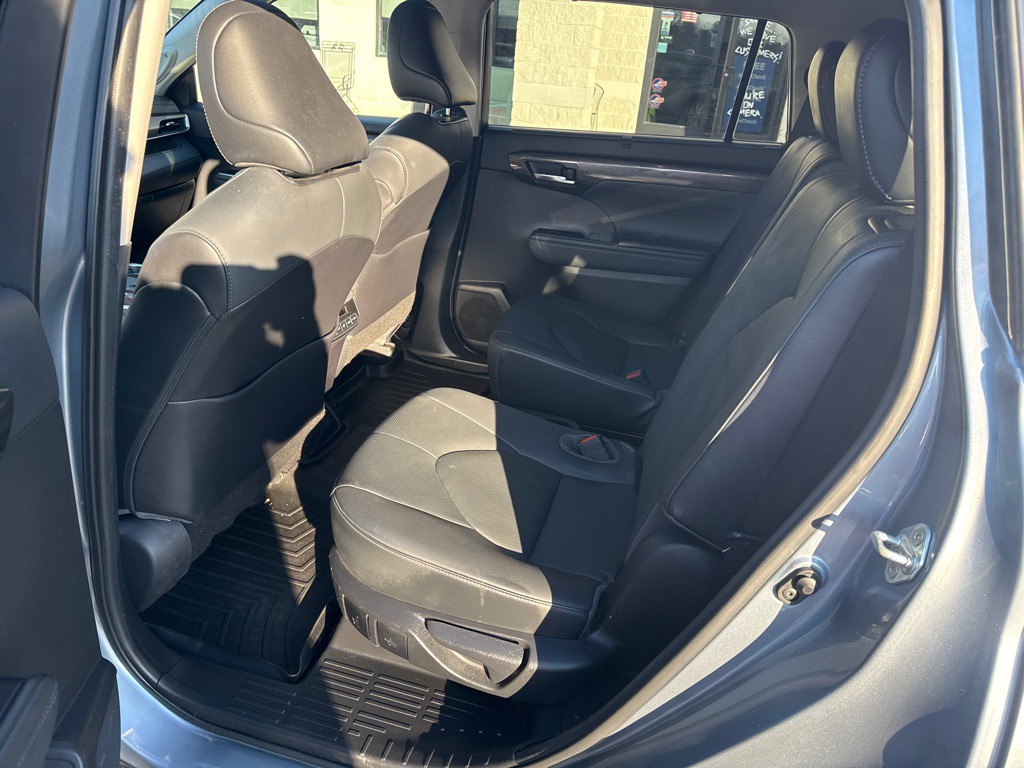 2021 Toyota Highlander Image 8