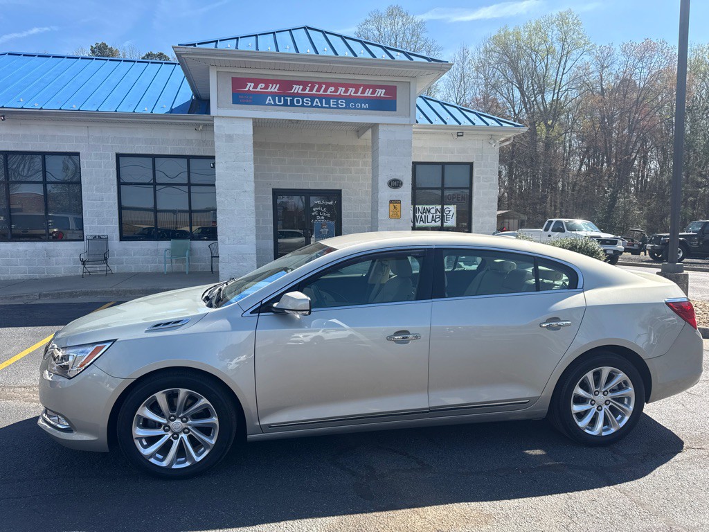 2015 Buick Lacrosse Image 2