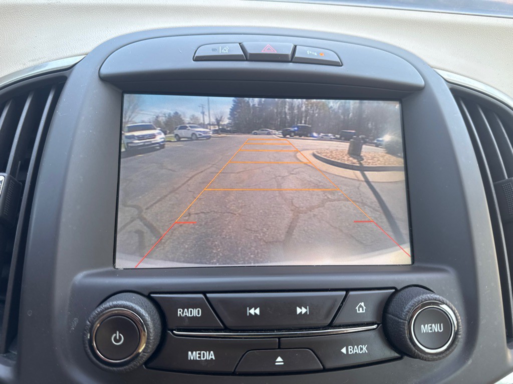 2015 Buick Lacrosse Image 11