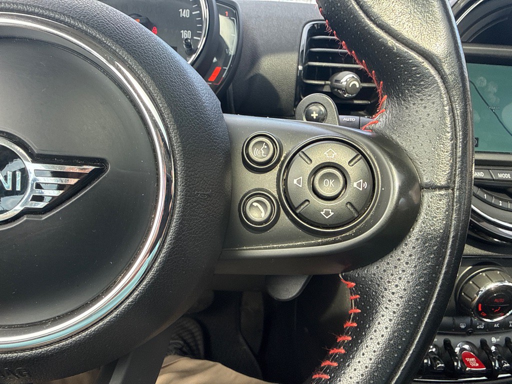 2019 MINI Cooper Image 17