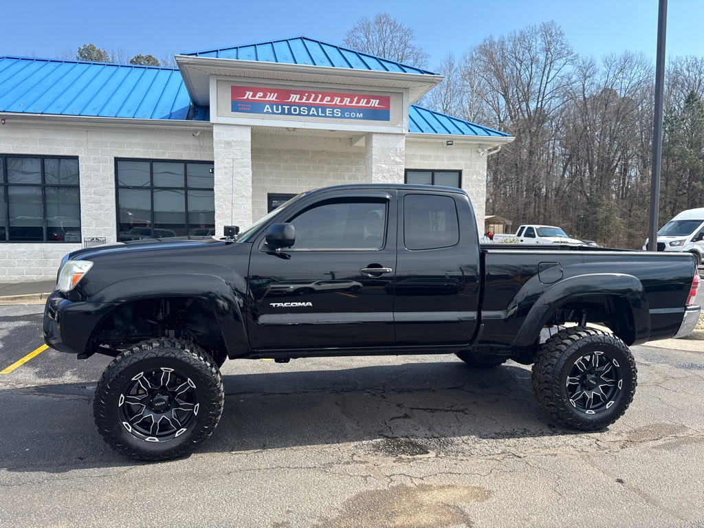 2015 Toyota Tacoma Image 2