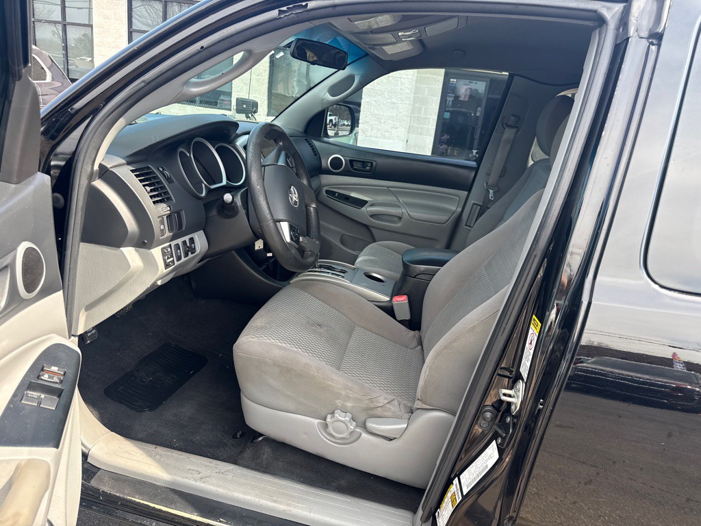 2015 Toyota Tacoma Image 6