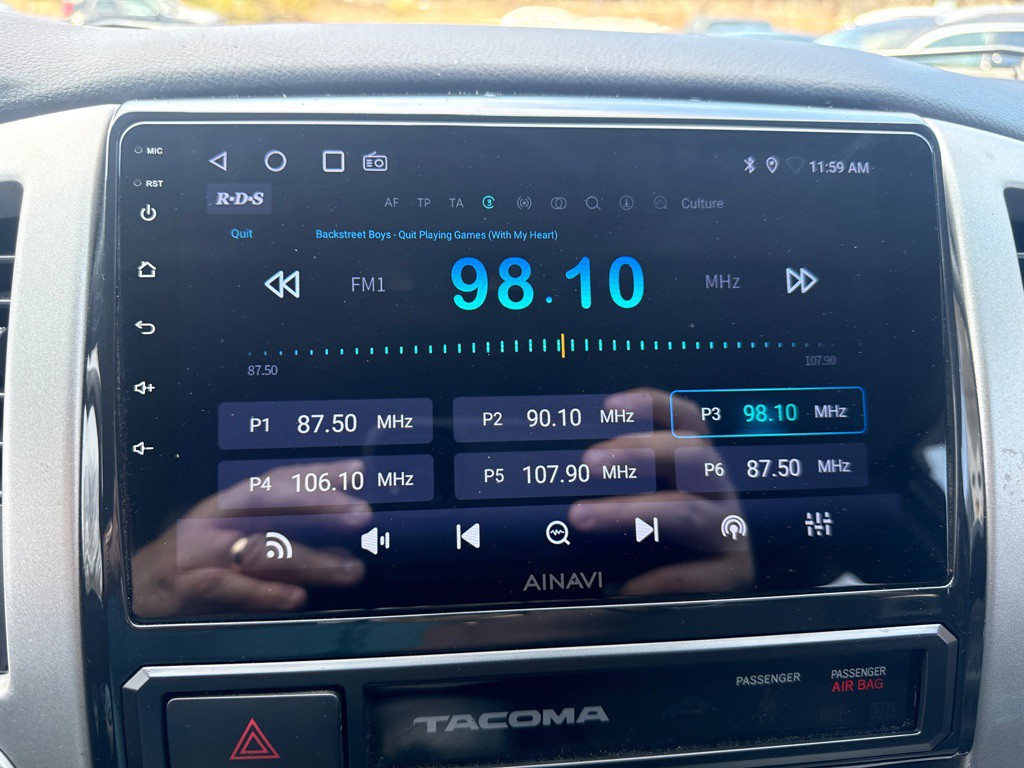 2015 Toyota Tacoma Image 9