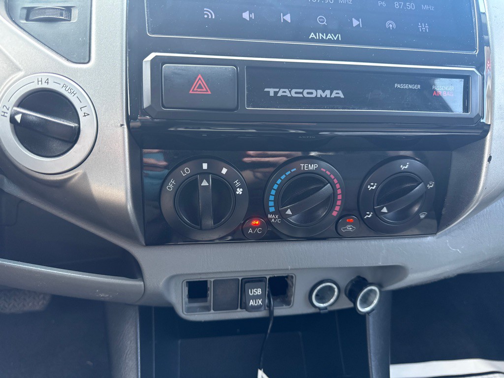2015 Toyota Tacoma Image 10