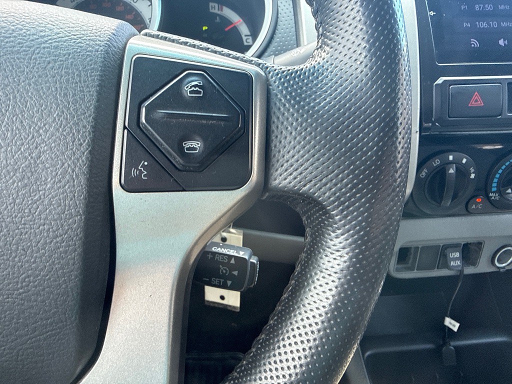 2015 Toyota Tacoma Image 11