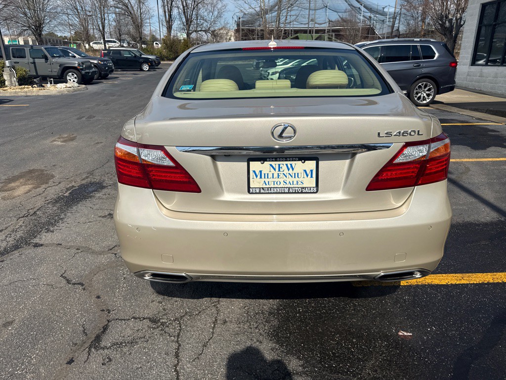 2012 Lexus LS Image 5