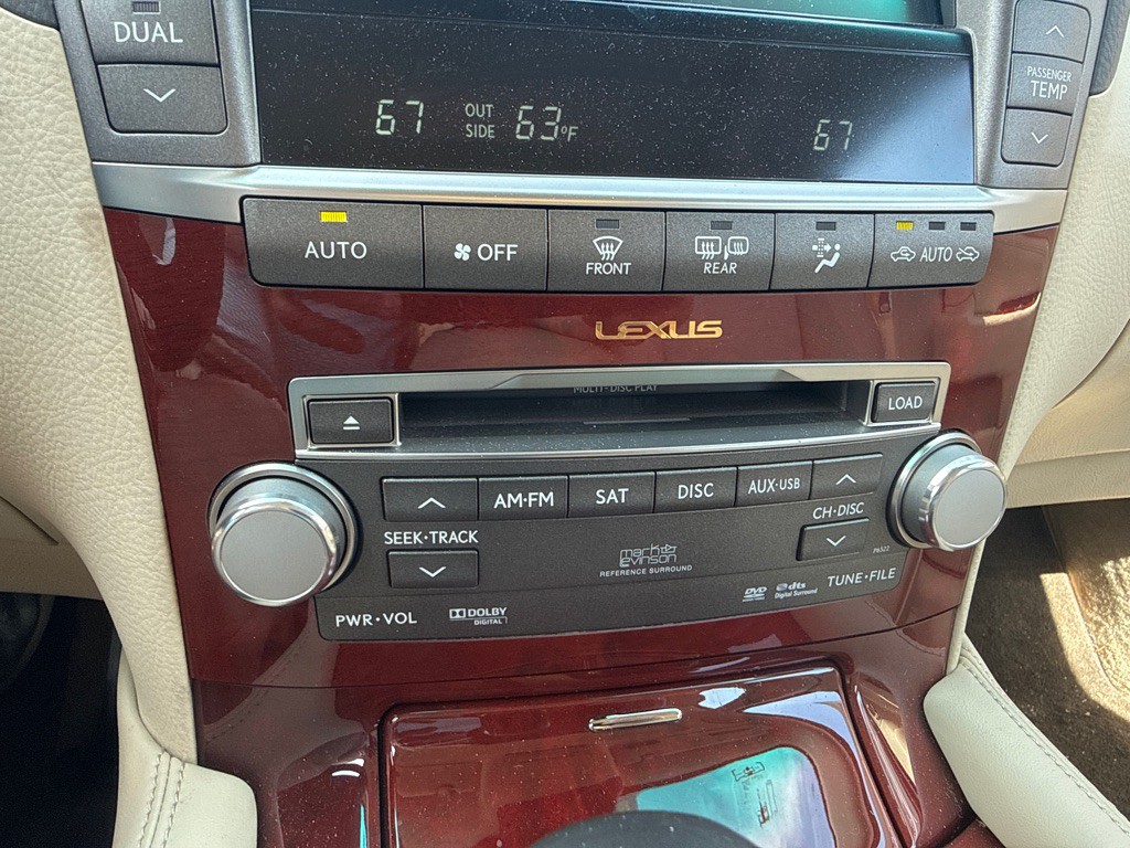 2012 Lexus LS Image 14