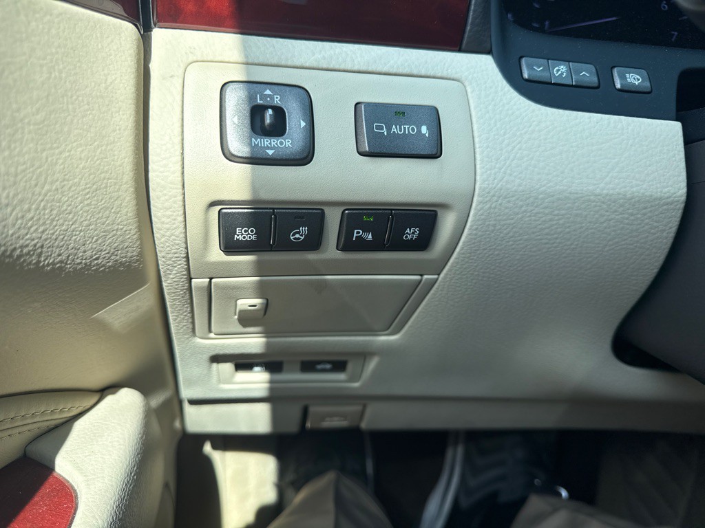 2012 Lexus LS Image 19