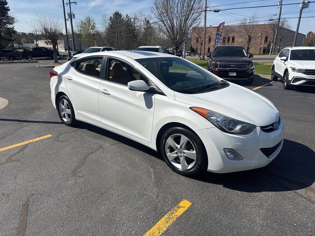 2013 Hyundai Elantra Image 4