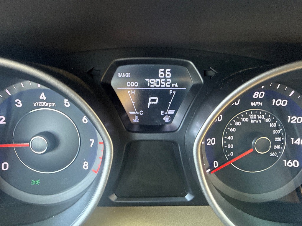 2013 Hyundai Elantra Image 7