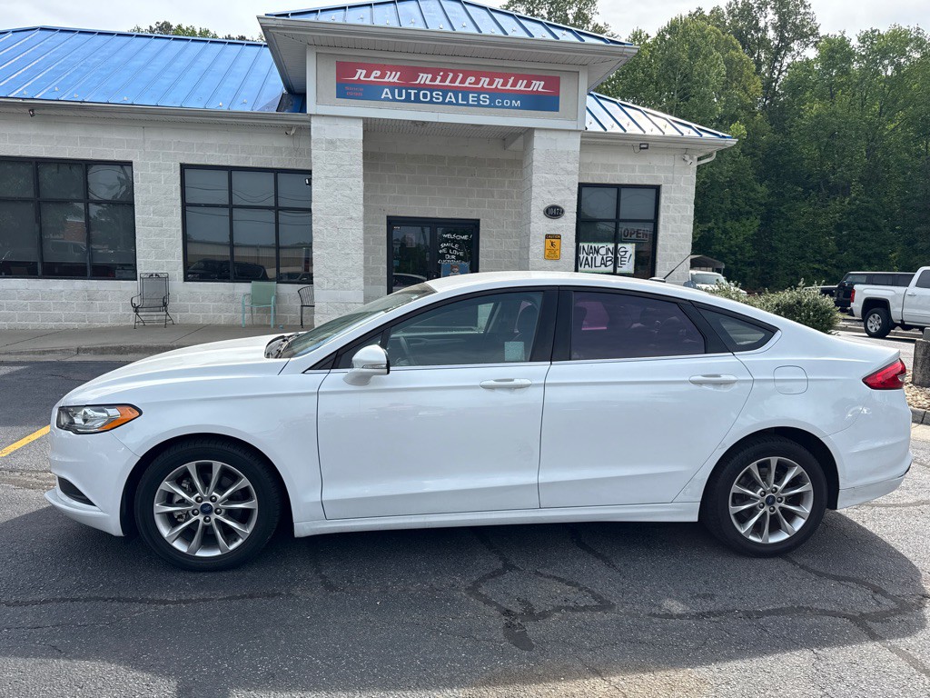 2017 Ford Fusion Image 2