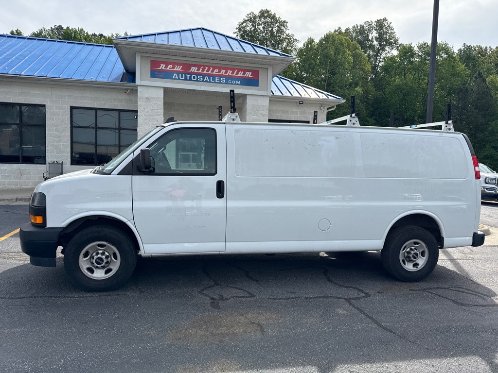 2020 GMC Savana Image 2