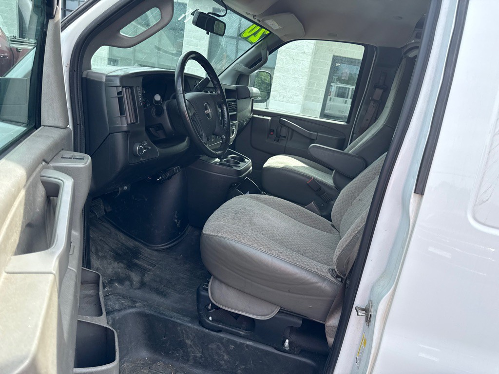 2020 GMC Savana Image 7