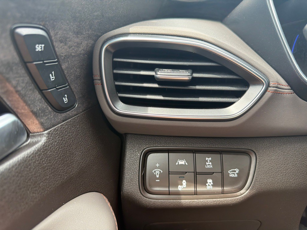 2019 Hyundai Santa Fe Image 17