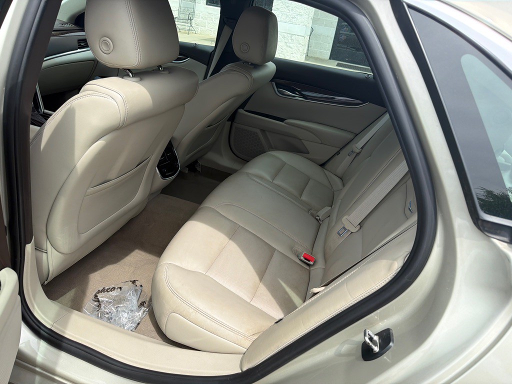 2015 Cadillac XTS Image 8