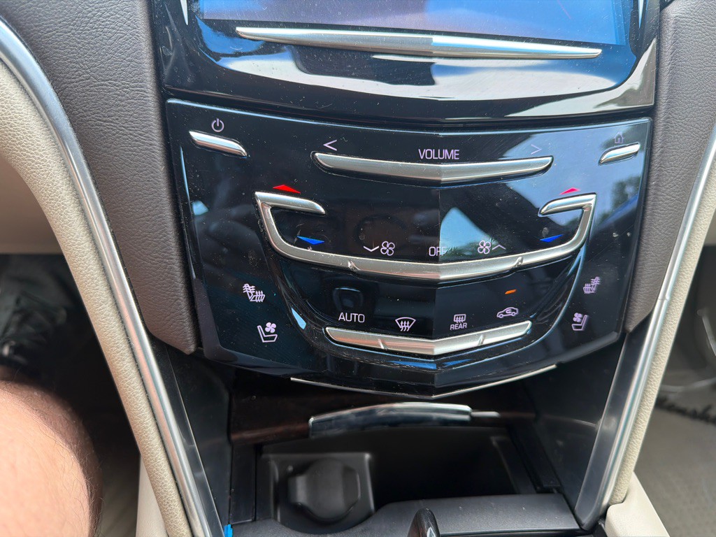 2015 Cadillac XTS Image 14