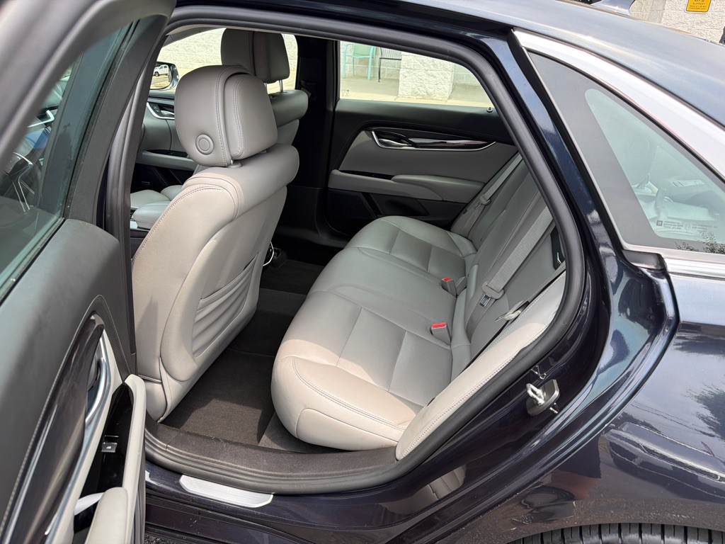 2014 Cadillac XTS Image 8