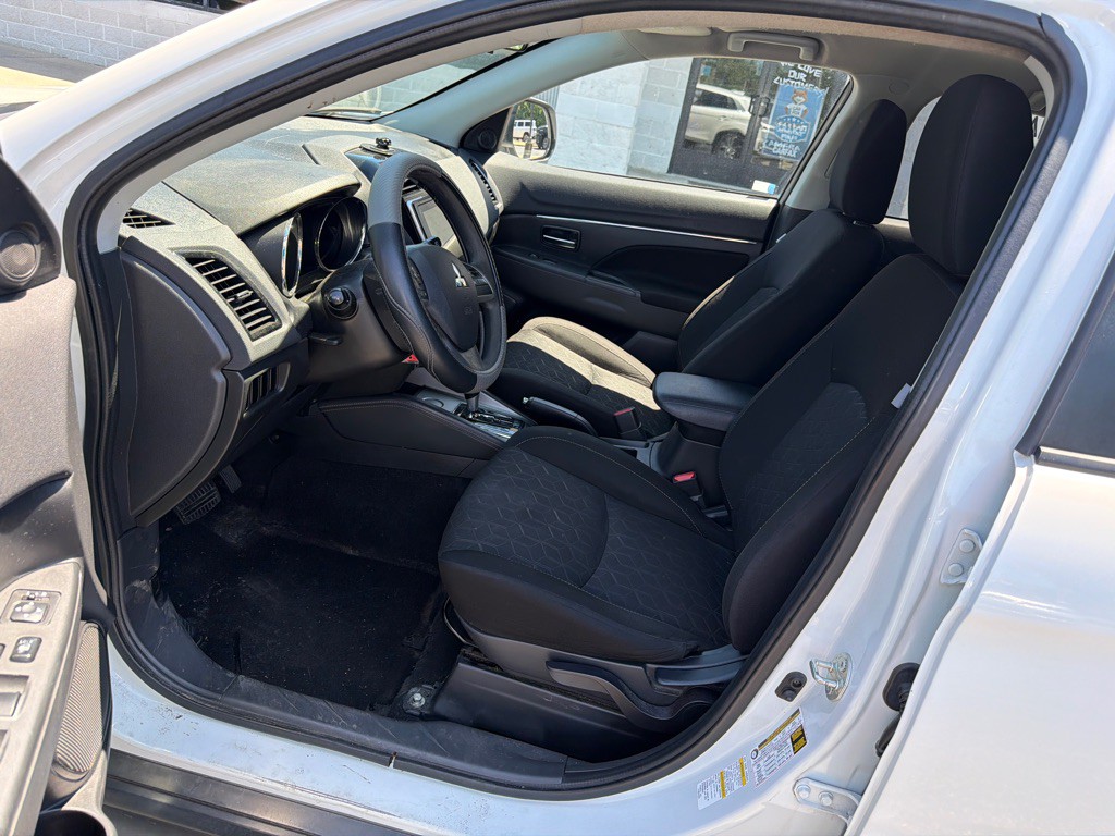 2020 Mitsubishi Outlander Image 7