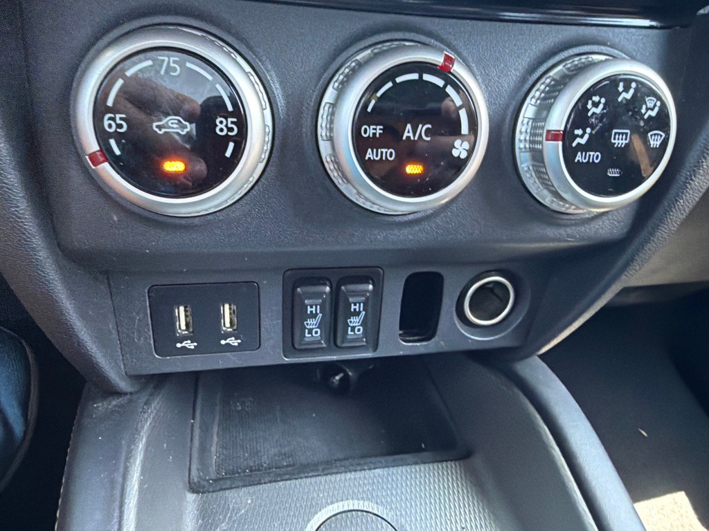 2020 Mitsubishi Outlander Image 12