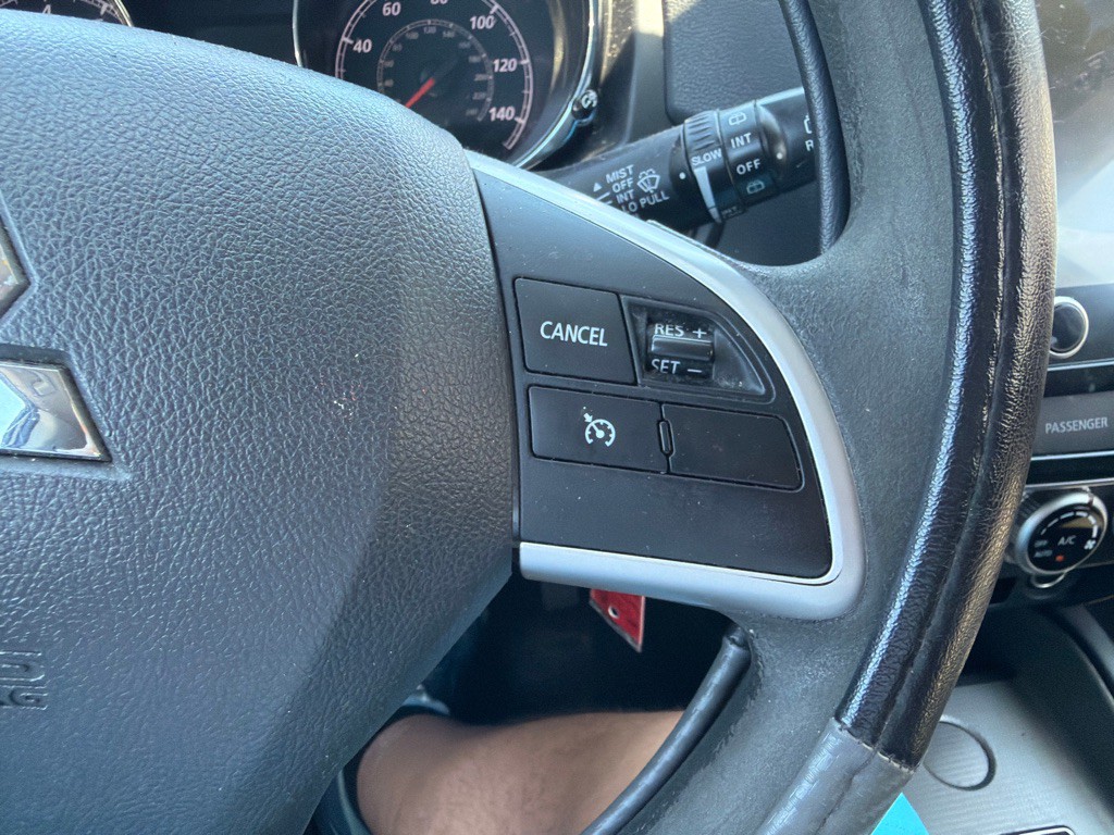 2020 Mitsubishi Outlander Image 13