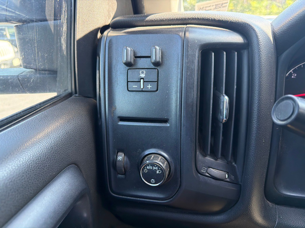 2015 Chevrolet Silverado 1500 Image 10