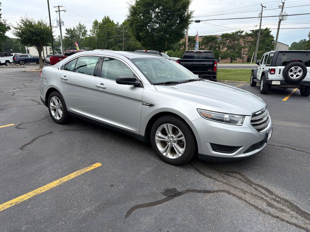 2019 Ford Taurus Image 4
