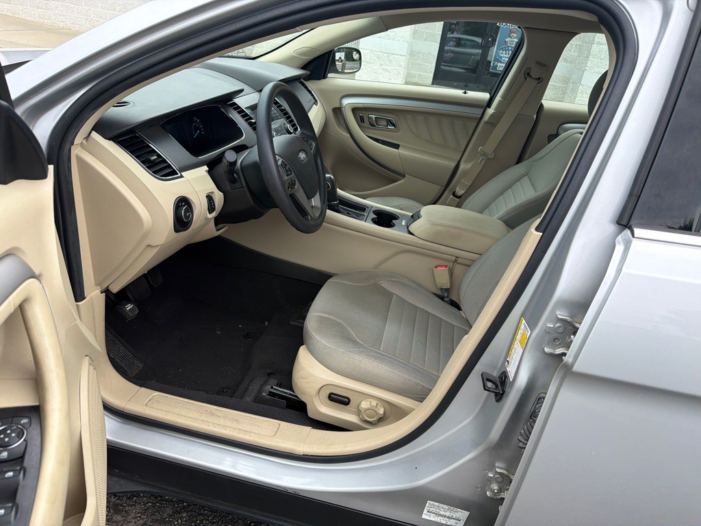 2019 Ford Taurus Image 7
