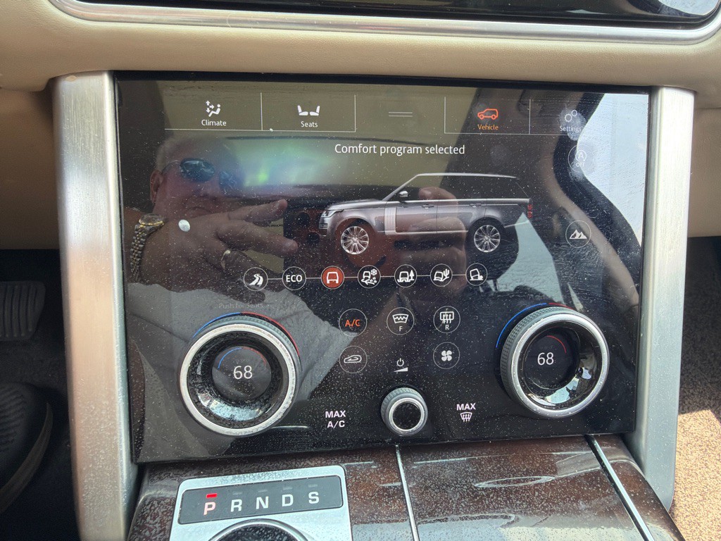2020 Land Rover Range Rover Image 15