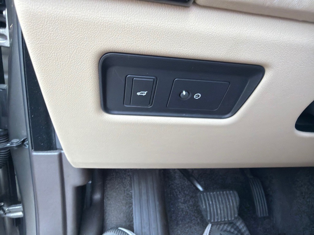 2020 Land Rover Range Rover Image 19