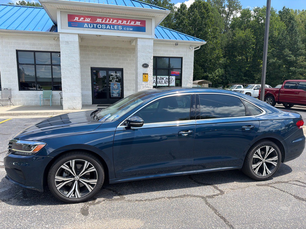 2021 Volkswagen Passat Image 2