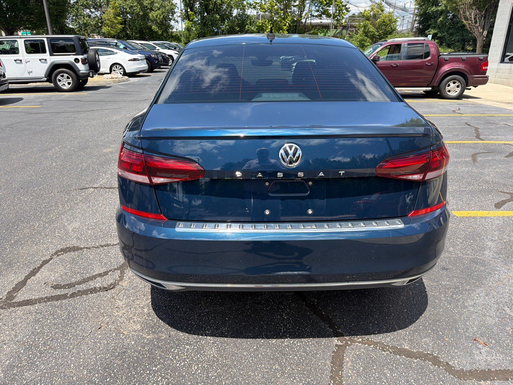 2021 Volkswagen Passat Image 5